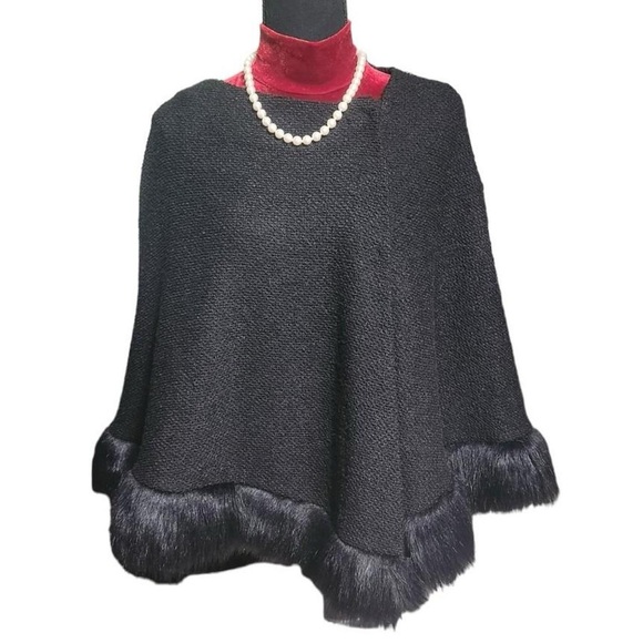 Faux fur trimmed cape - Picture 1 of 5
